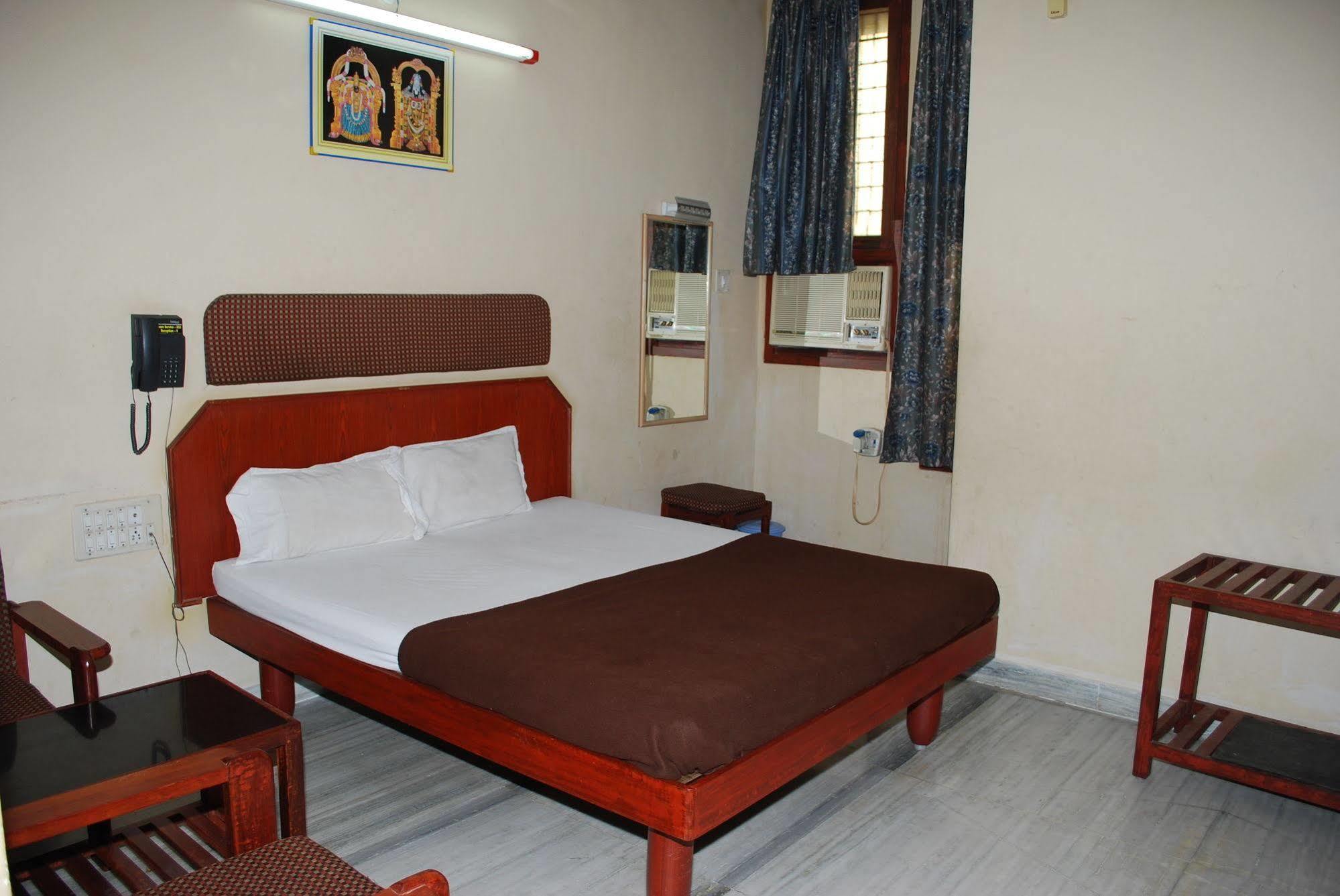 Sri Sai Residency 호텔 티루파티 외부 사진