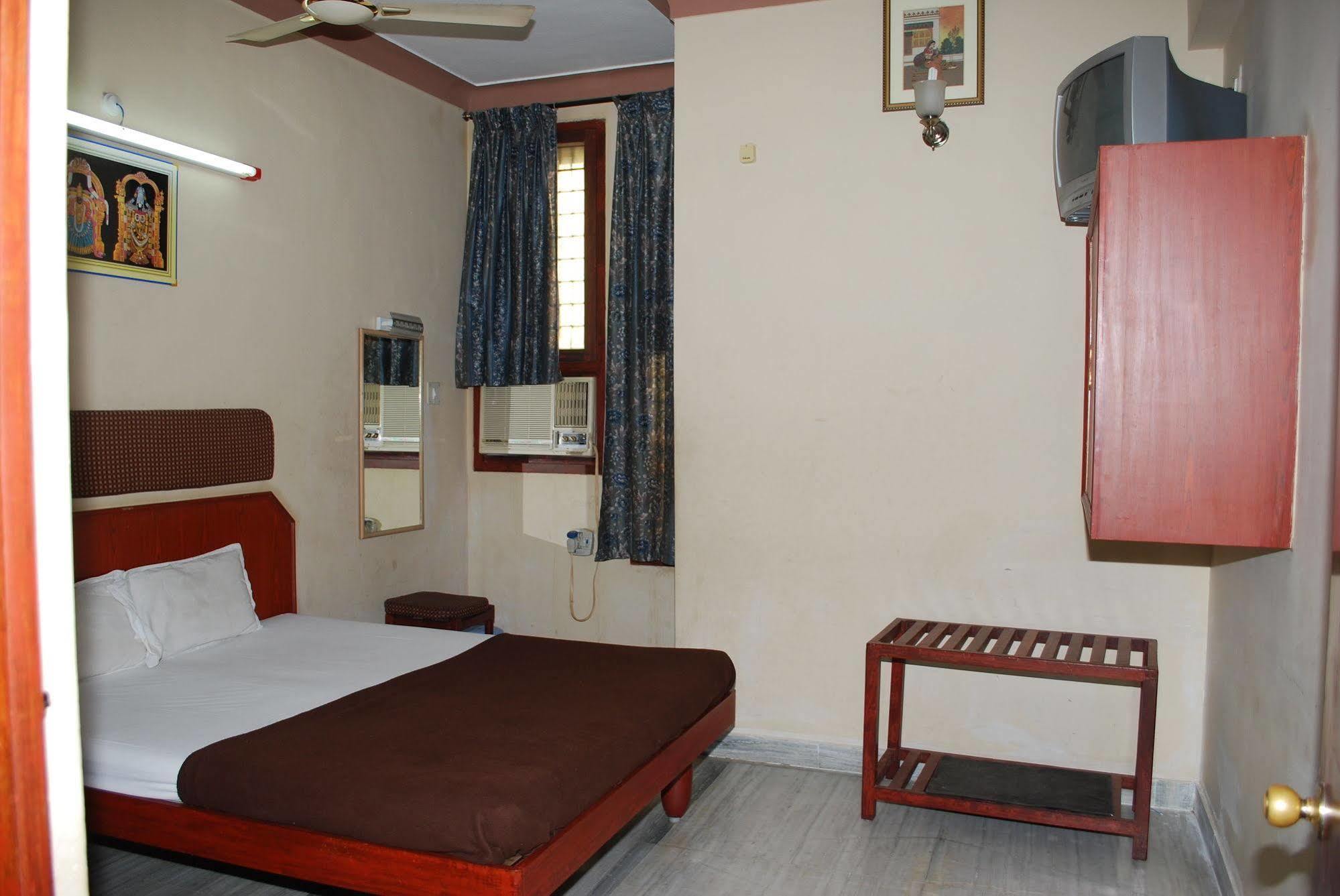 Sri Sai Residency 호텔 티루파티 외부 사진